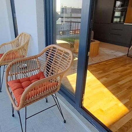 פודגוריצה Stylish One Bedroom Apartment מראה חיצוני תמונה