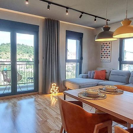 פודגוריצה Stylish One Bedroom Apartment מראה חיצוני תמונה
