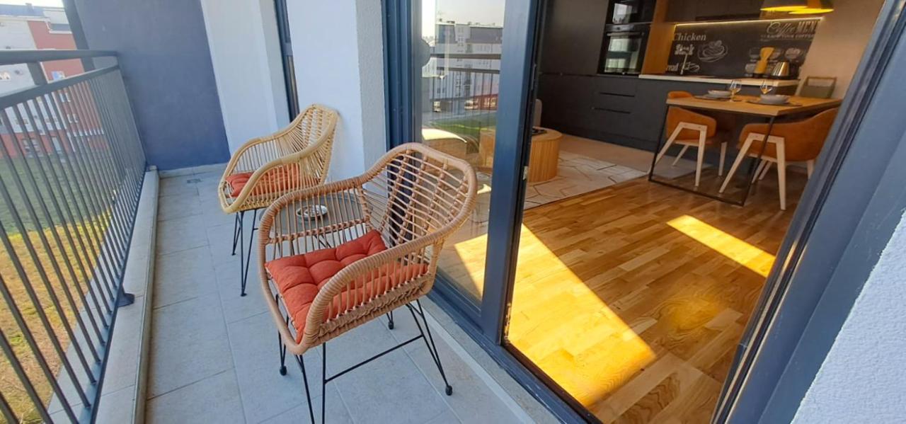 פודגוריצה Stylish One Bedroom Apartment מראה חיצוני תמונה