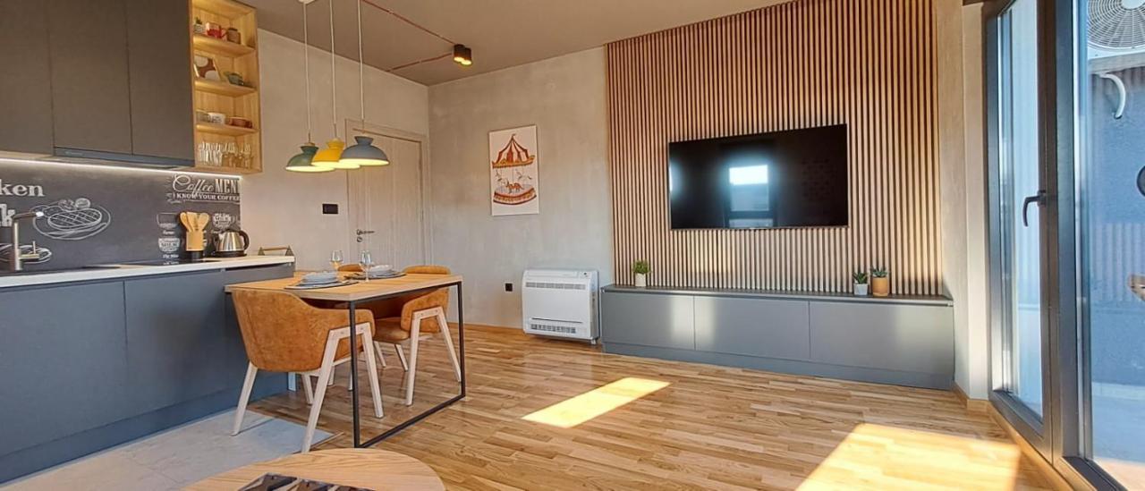 פודגוריצה Stylish One Bedroom Apartment מראה חיצוני תמונה