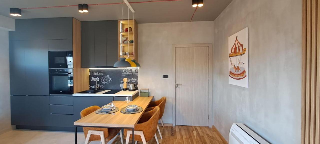 פודגוריצה Stylish One Bedroom Apartment מראה חיצוני תמונה