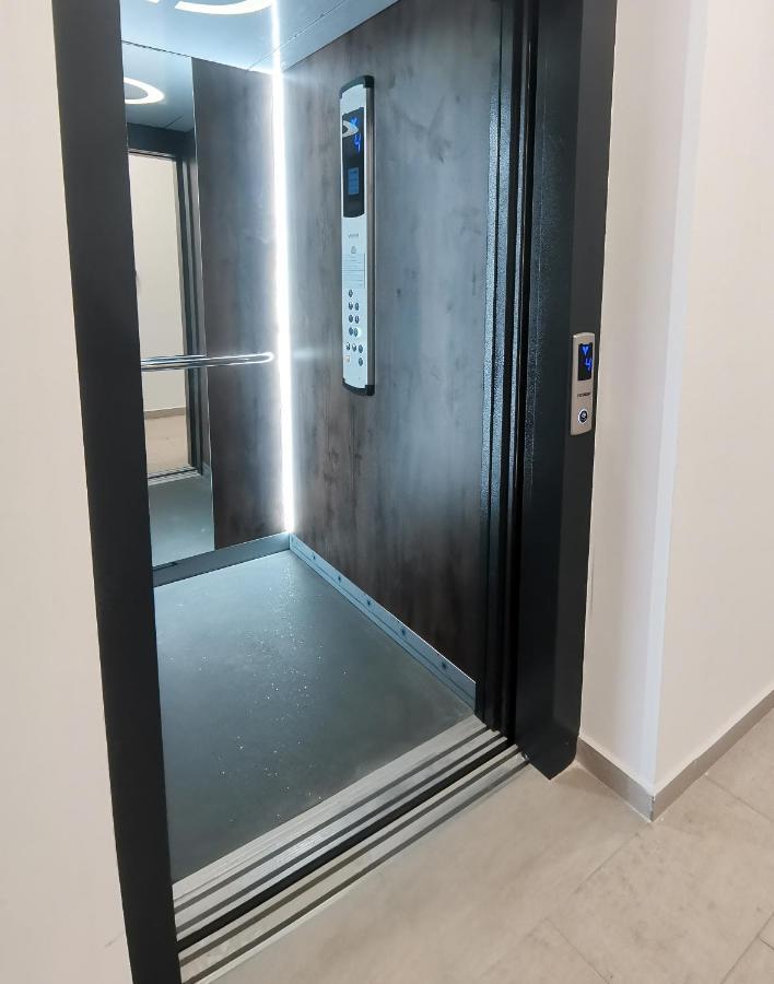 פודגוריצה Stylish One Bedroom Apartment מראה חיצוני תמונה