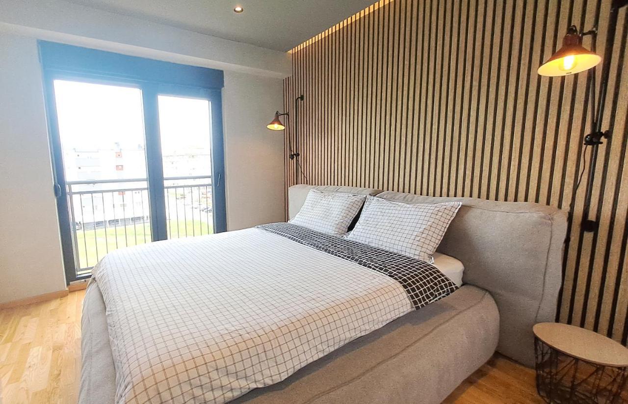 פודגוריצה Stylish One Bedroom Apartment מראה חיצוני תמונה