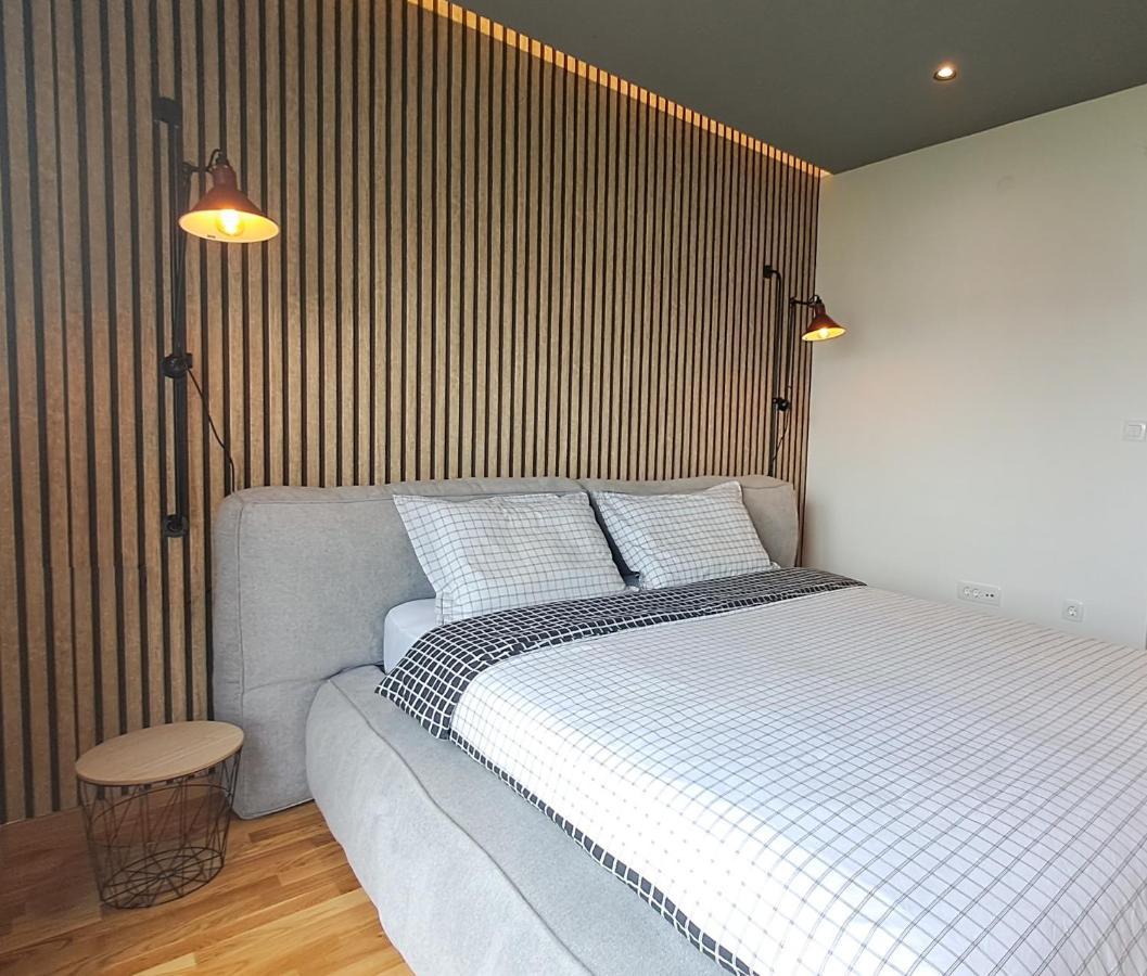 פודגוריצה Stylish One Bedroom Apartment מראה חיצוני תמונה