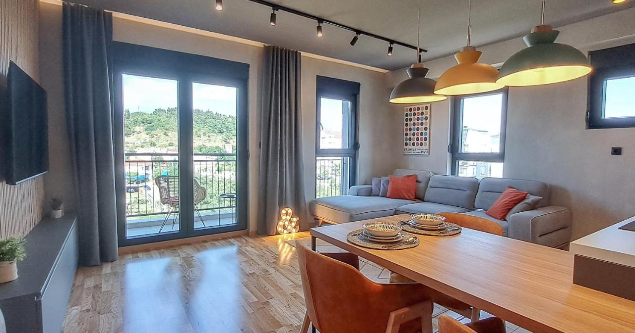 פודגוריצה Stylish One Bedroom Apartment מראה חיצוני תמונה
